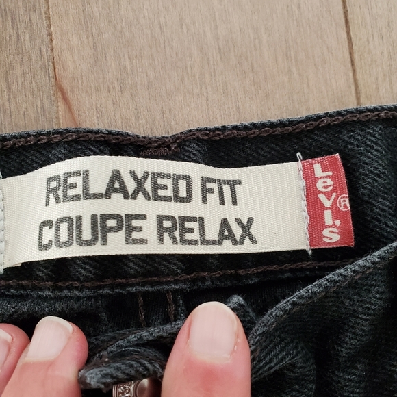 Black Levi's jeans -Relaxed fit 36/30 - Picture 4 of 9